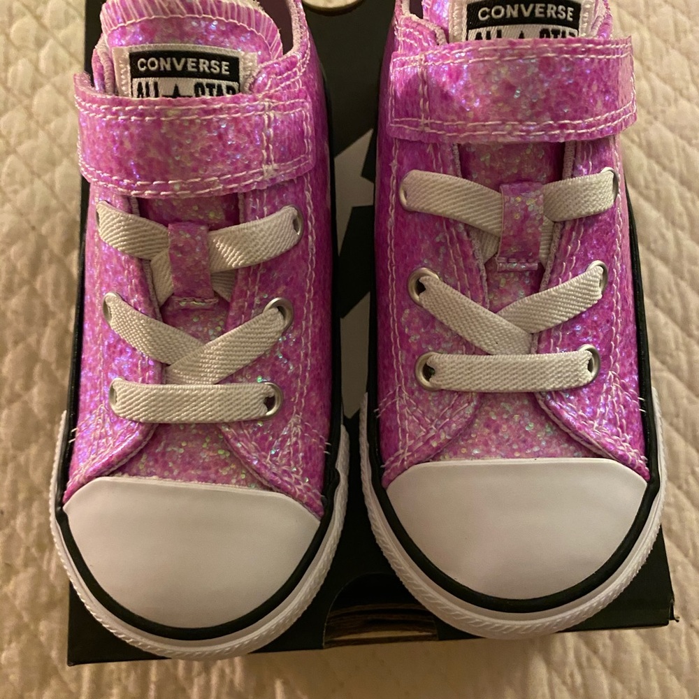 New converse toddler girl